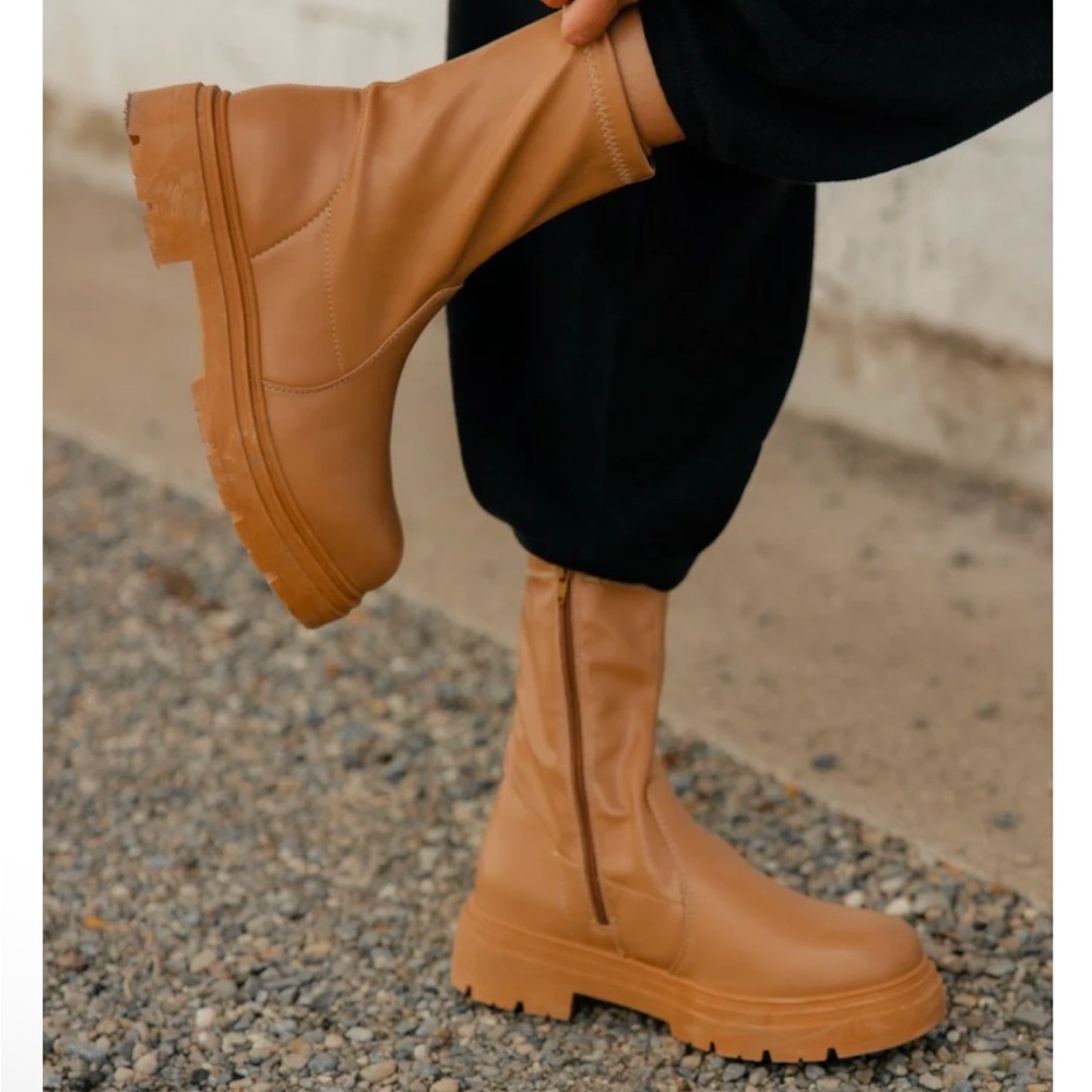Brown/tan Jesper Platform Boots size 8